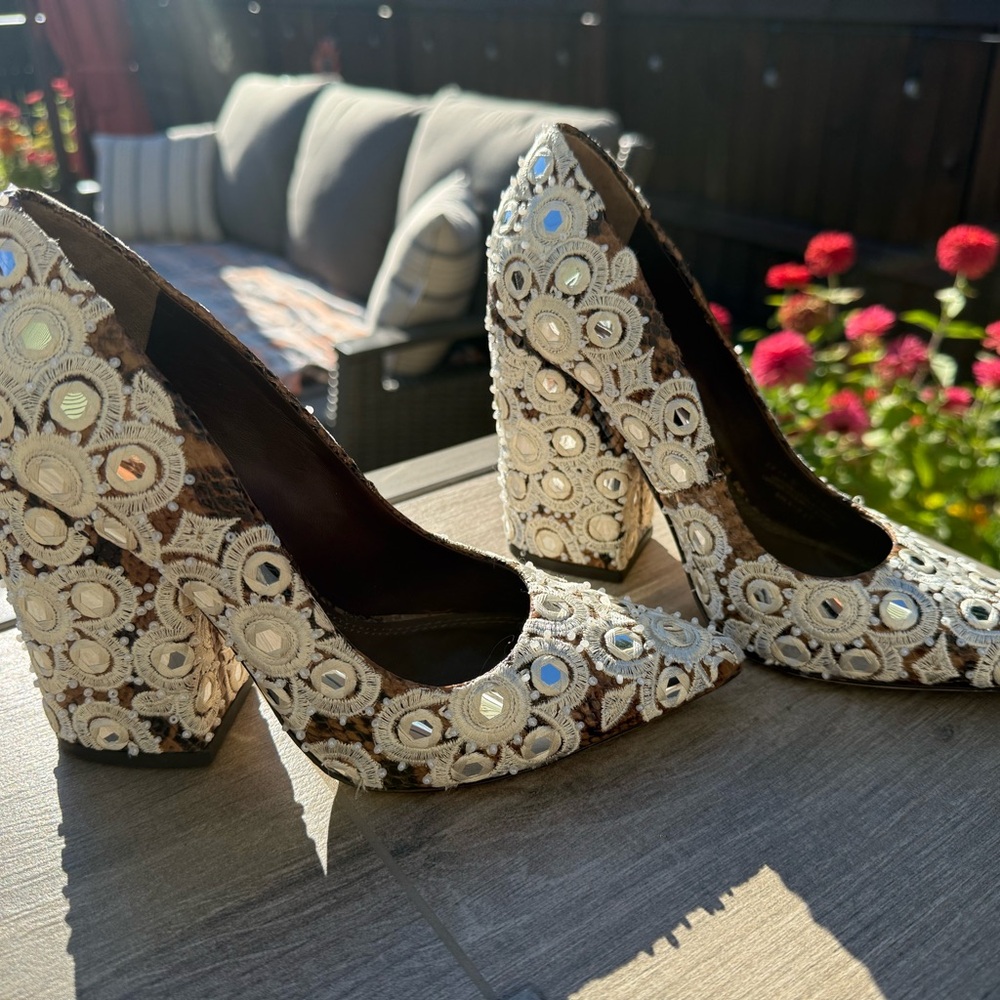 Stunning and Unique Tory Burch Francesca Women's Heels